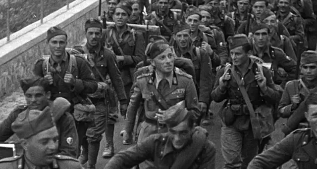 Scherza coi fanti, guerra e nostalgia