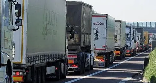 Kompatscher approva lo stop del Tirolo al gasolio low cost per i tir