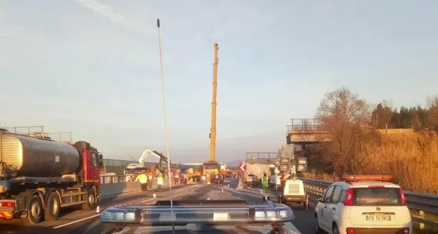 Crollo ponte A14,chiesto processo per 22