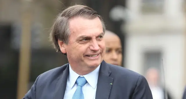 Nuovo attacco di Bolsonaro contro Macron