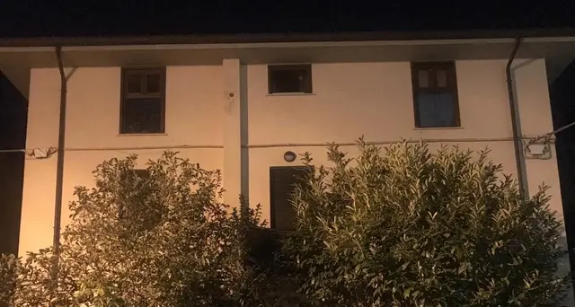 Donna morta Arezzo, era legata al letto