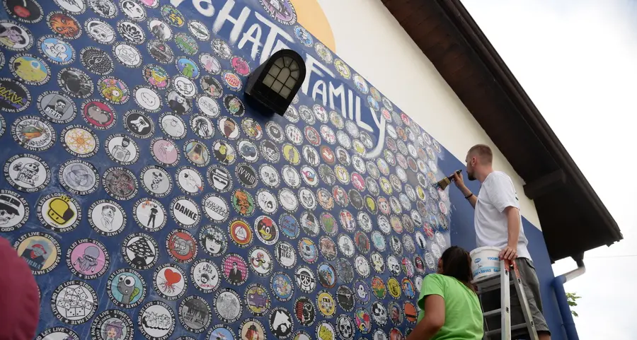 Contro odio e razzismo nasce il “muro dell’amore”