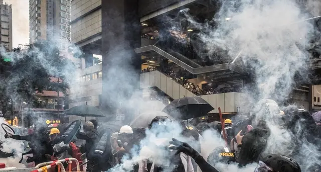 Hong Kong, governatrice non si dimette