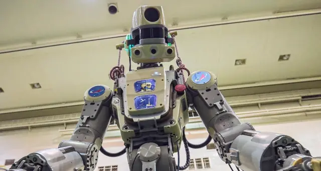 Soyuz con robot-cosmonauta a bordo Iss
