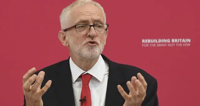 Brexit, Corbyn scrive alla regina