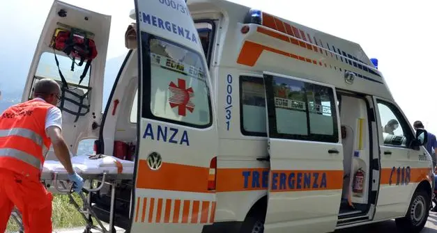 Romagnano, bimbo di un anno cade dal poggiolo, grave