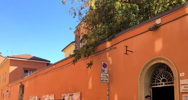 '16enne uccise coetaneo, poi da nonna'