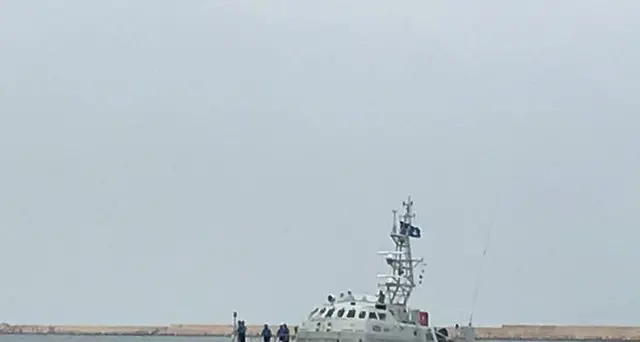 Gdf sequestra nave Eleonore, poi sbarco