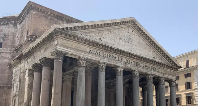 Mibac, stop canna fumaria al Pantheon