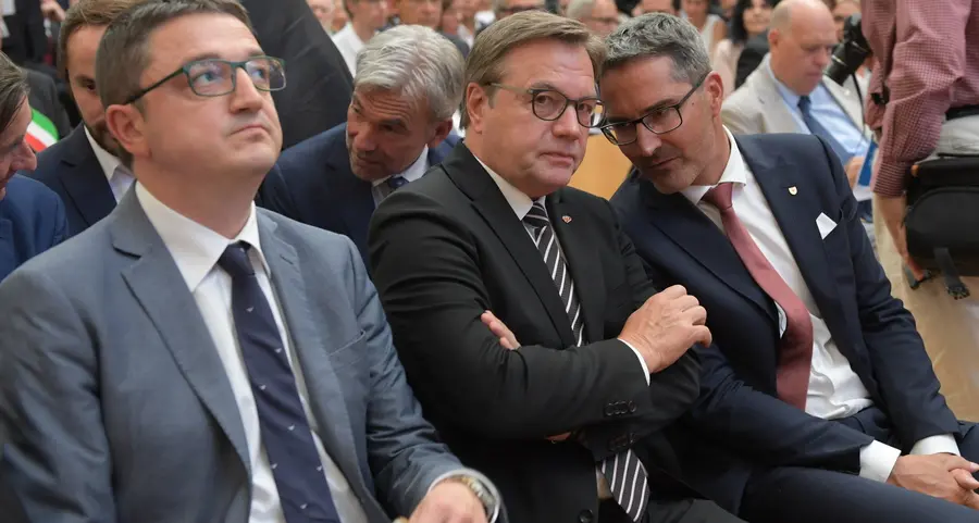 «No ai sovranismi» e la Lega si arrabbia