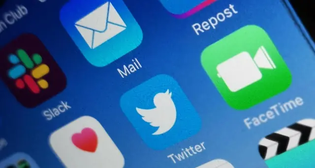 Per cellulare 14enne minaccia suicidio