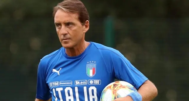 Mancini fa 5 cambi, Immobile per Belotti