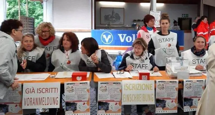 Di corsa sotto la pioggia per sostenere il Papavero