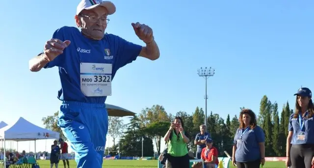 Gareggia nel salto in lungo a 103 anni