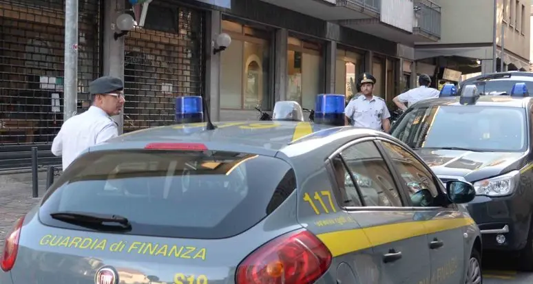 Nasconde 10 milioni al fisco: arrestato grossista di mele