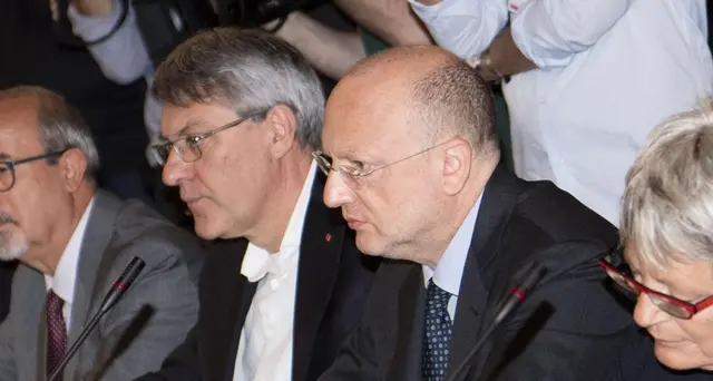 Contratti: i sindacati si pesano