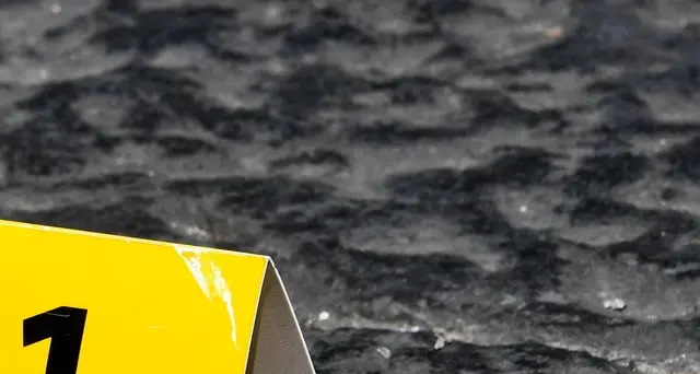 Spari a Napoli, a terra nove bossoli