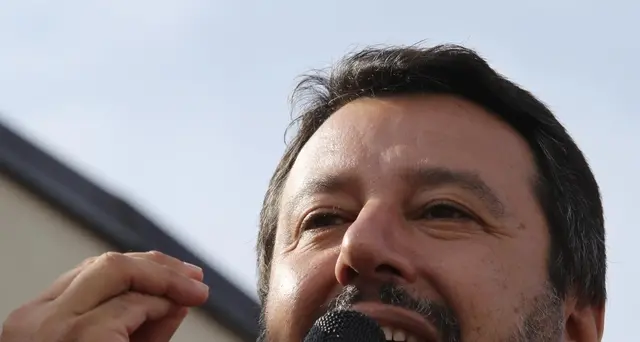 Lanciato petardo contro banchetto Lega