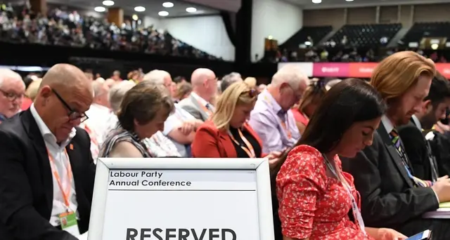 Lascia uno degli strateghi del Labour