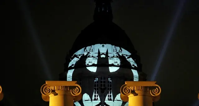 80 anni Batman, mondo lo festeggia