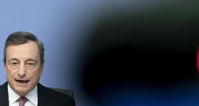 Draghi,Eurozona rallenta più di previsto