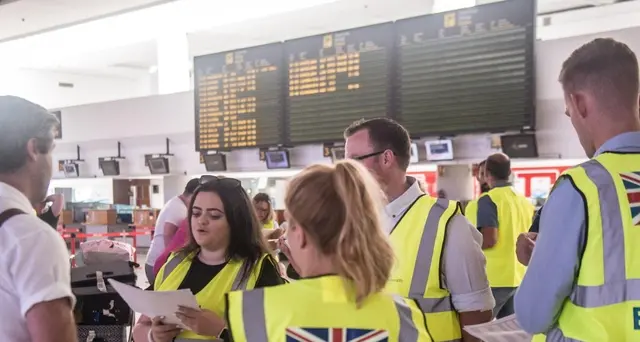 Thomas Cook: a casa oltre 14.000 turisti