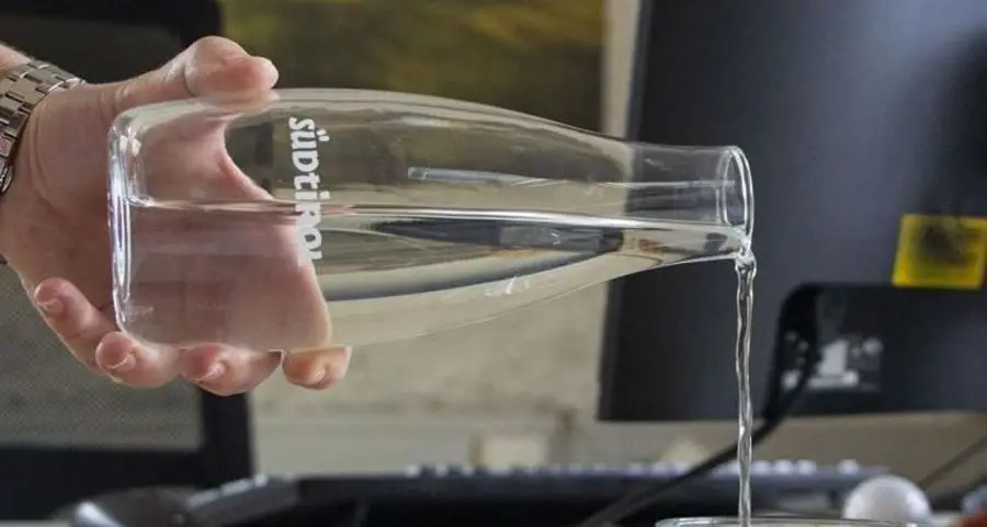 La Provincia «ecologista»: meno plastica, più vetro