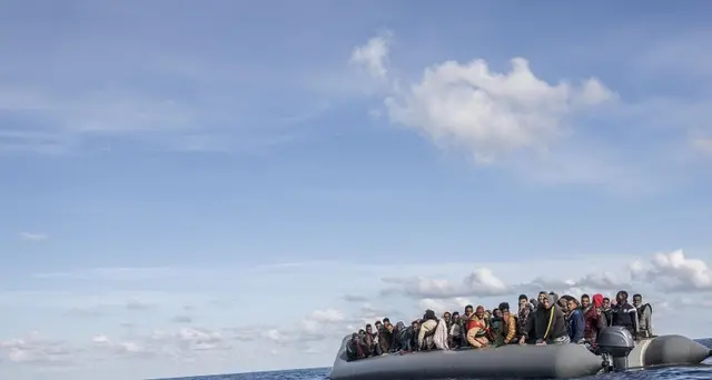 Guardacoste Libia soccorrono 70 migranti
