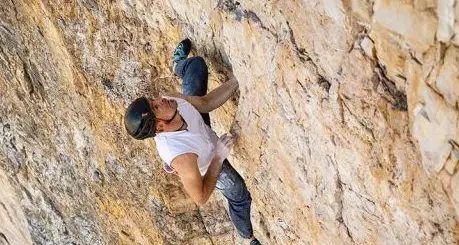 È record sulla Cima Grande: la via Comici in 46 minuti
