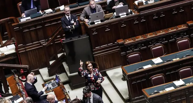 Ok commissione a taglio parlamentari
