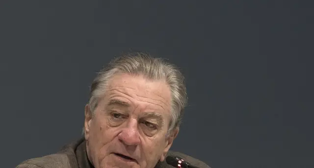 De Niro, da dipendente causa da 12 mln