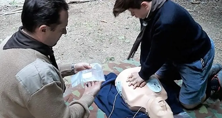 Persona in arresto cardiaco Gli scout sanno come fare