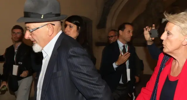 Fatture false: condannati i genitori di Renzi