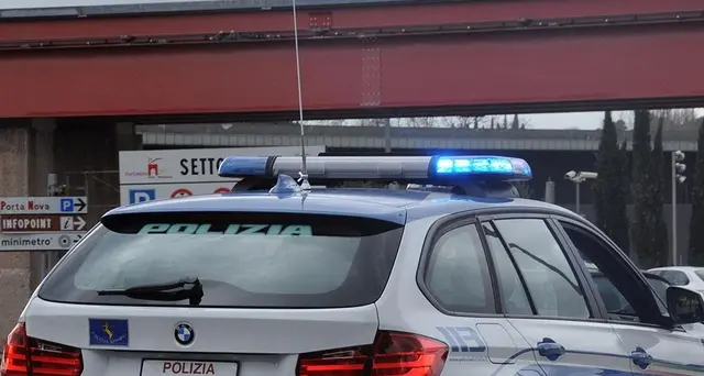 Uscito da scuola uomo che era barricato