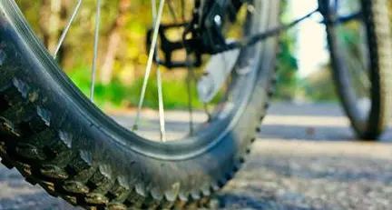 Trodena, cade in mountain bike, grave 34enne