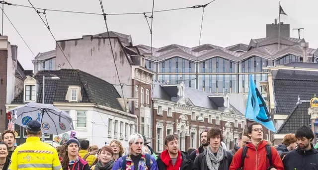 Amsterdam, 130 arresti a protesta clima