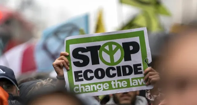 Proteste clima, 1.300 arresti a Londra