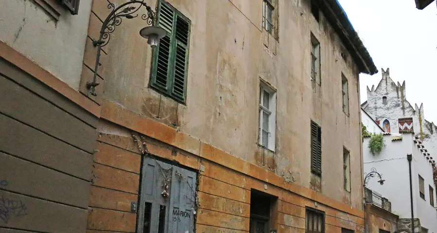 Rione Steinach si svecchia Casa storica cresce di un piano