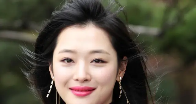Morta la popstar coreana Sulli, 25 anni