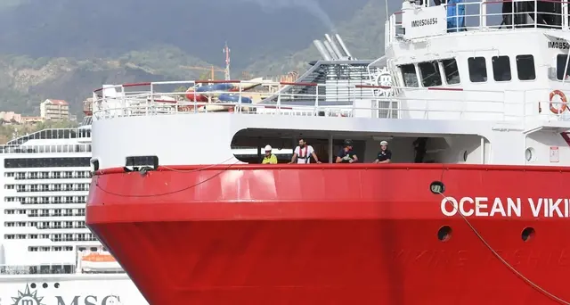 Ocean Viking domattina a Taranto