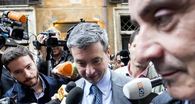 Pd, se fiducia venuta meno lo si dica