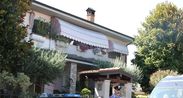 Martellate a moglie, patteggia e torna