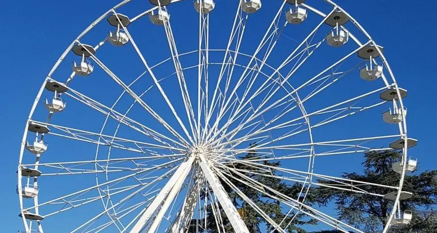 Natale a Bolzano, via libera del Comune alla ruota panoramica