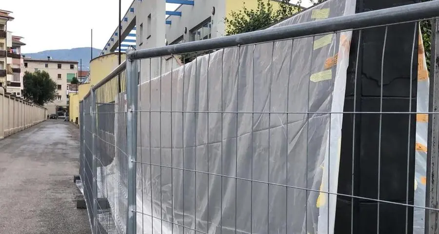 Lager di via Resia, arrivato il monolite della Memoria