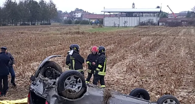 Fuori strada su asfalto viscido,un morto