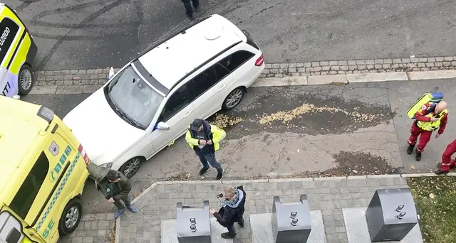 Ruba ambulanza e falcia pedoni a Oslo