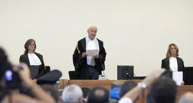 Mondo mezzo, nove in carcere