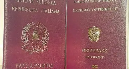 Altoatesini poco interessati al tema del doppio passaporto