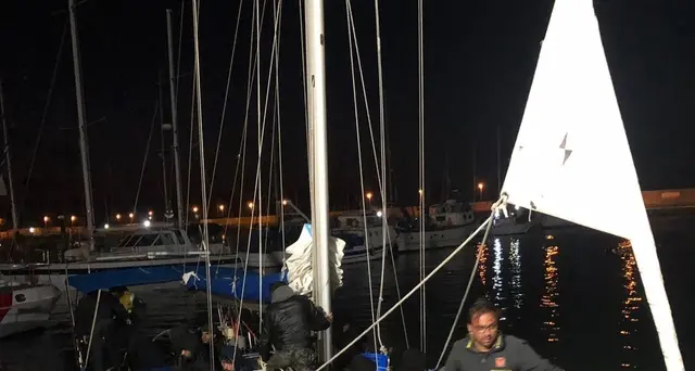 Veliero con 46 migranti in Calabria