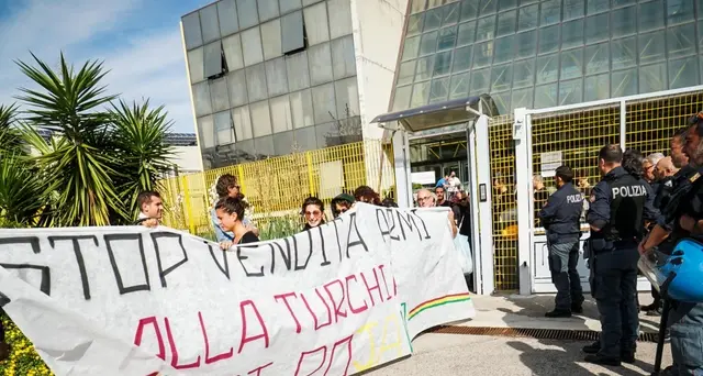 Turchia,attivisti occupano sede Leonardo